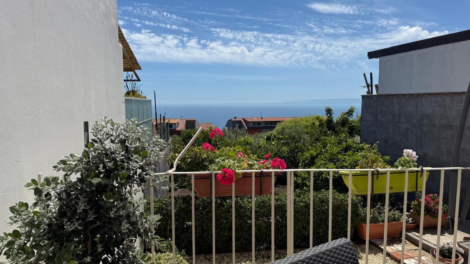 Mosa House Villa Aci Castello Exterior photo